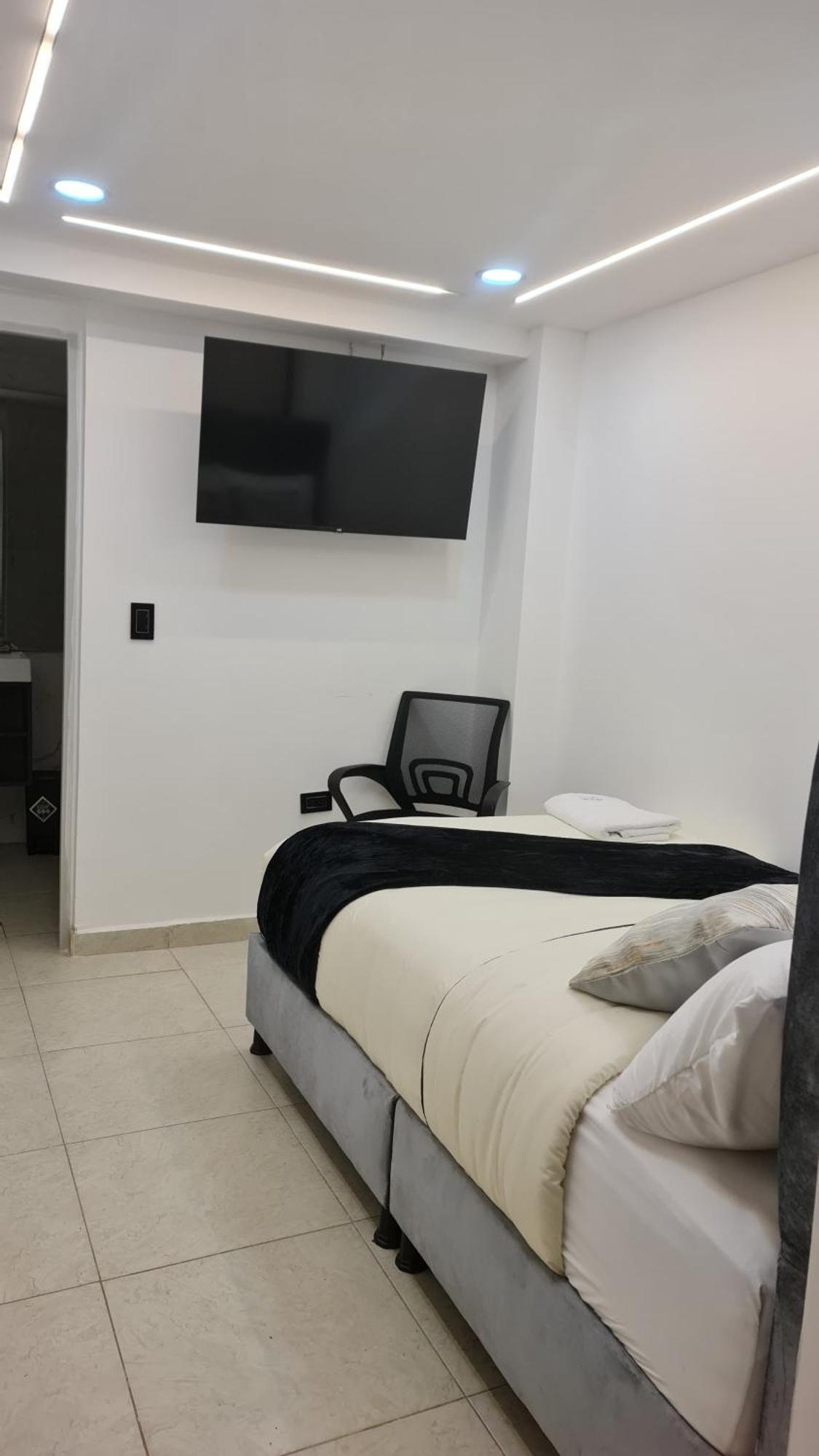 Hotel West Inn Богота Экстерьер фото
