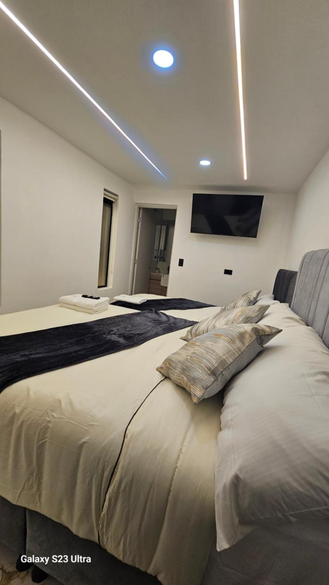 Hotel West Inn Богота Экстерьер фото